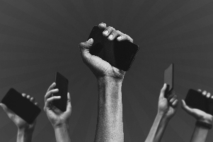 Novos Cursos_Comunicação, política e ideologia-1